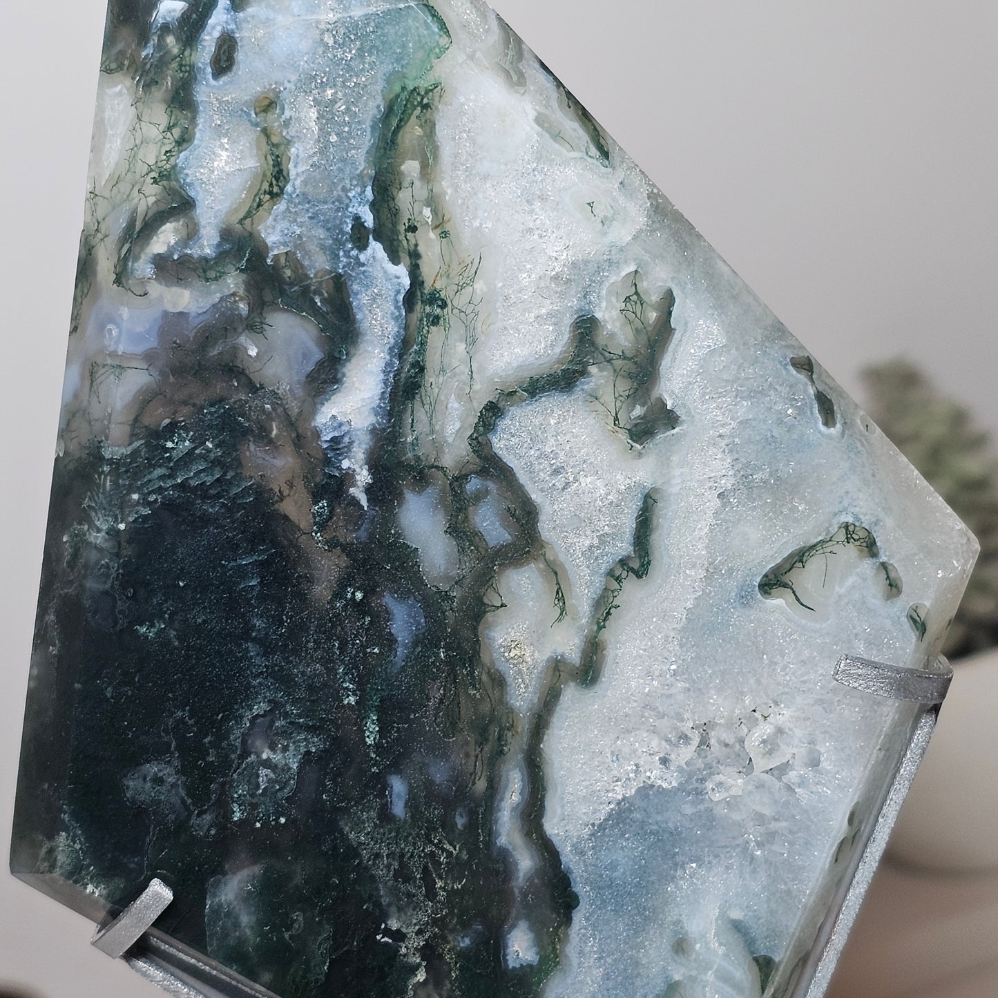 24.5cm beautiful display piece, this diamond shaped Moss Agate carving comes with its own custom matte silver stand.