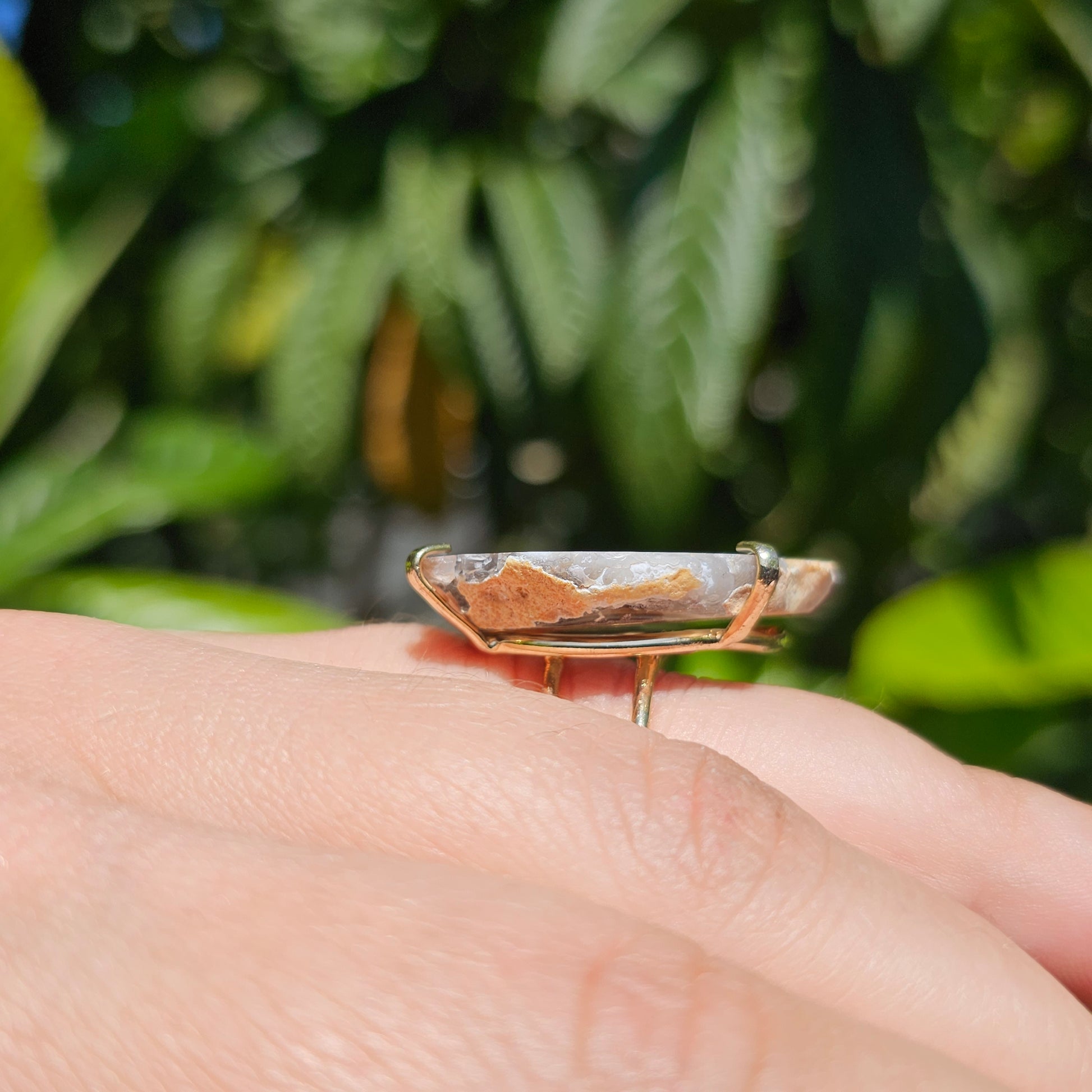 Brazilian Agate Ring - adjustable 18k gold plated | crystal ring, unique jewellery, unique ring, agate jewellery, gift for women, ring for women, jewellery for women, boho, bohemian jewellery, hippie, natural gemstone, birthday gift