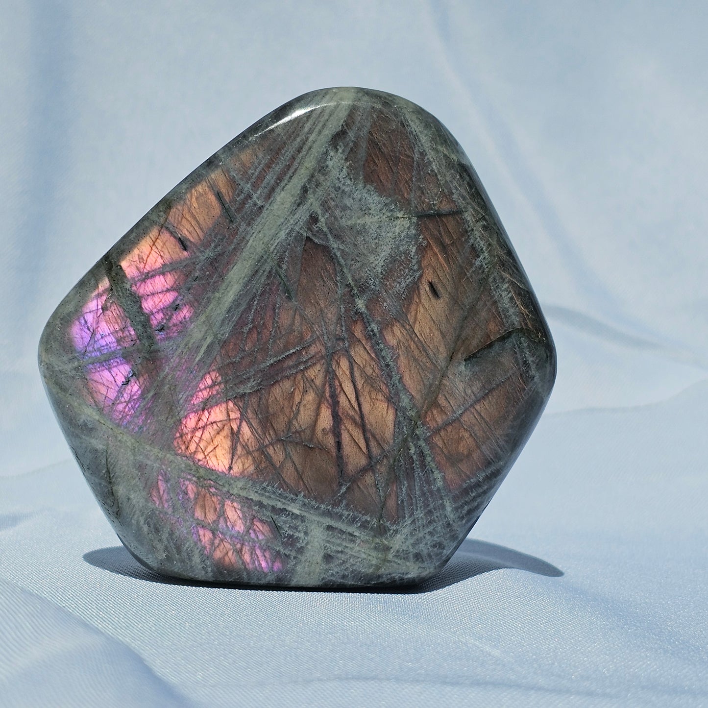 Very flashy and free standing, high quality Sunset Labradorite freeform.