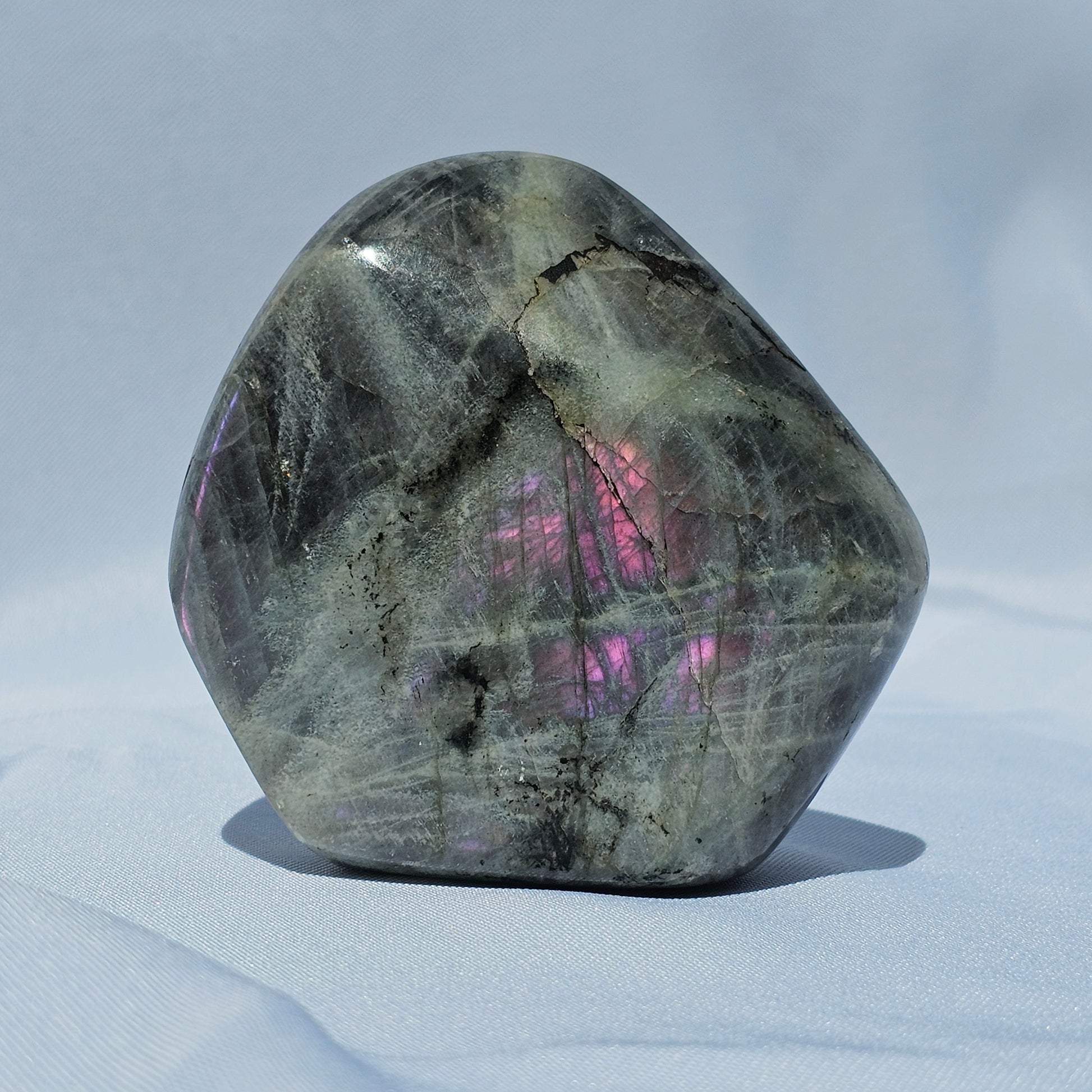 Very flashy and free standing, high quality Sunset Labradorite freeform.