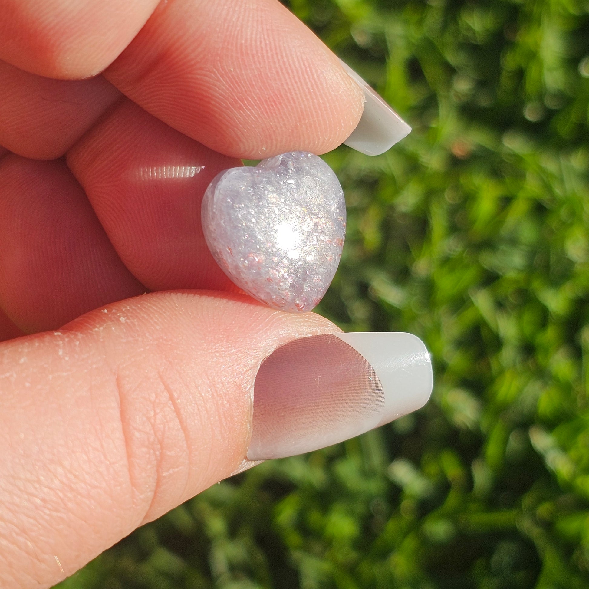 lavender hued gemmy Iolite heart