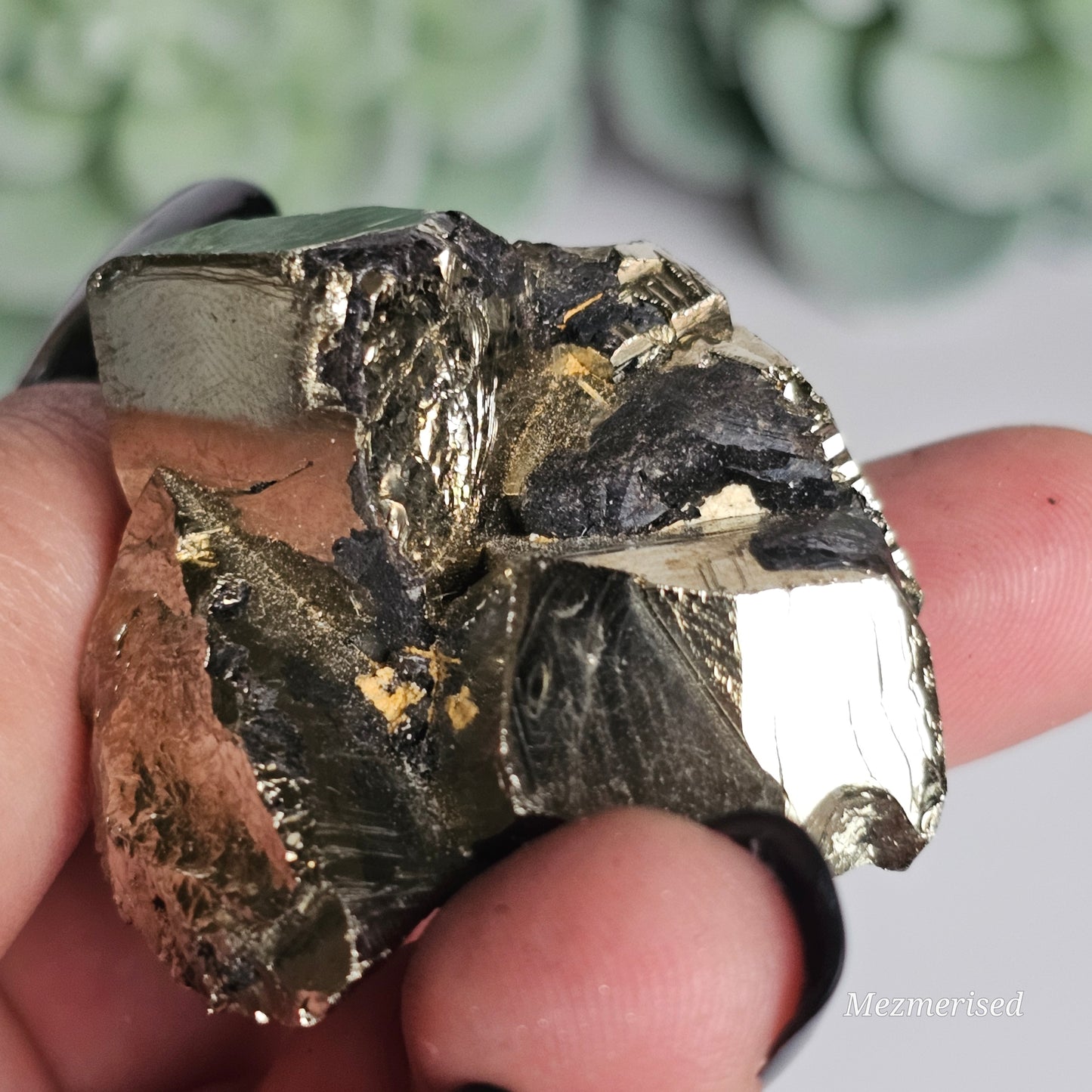 Extra quality Pyrite cluster.