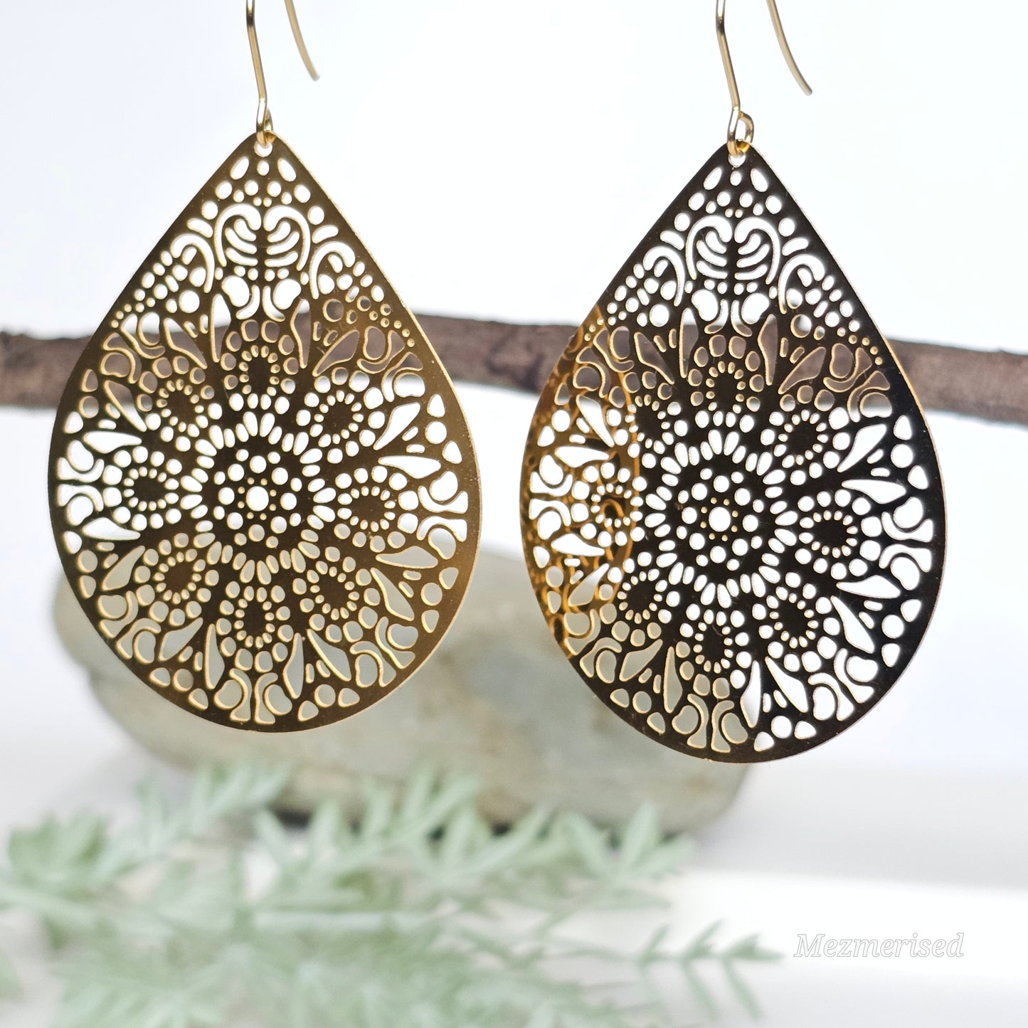 Gold droplet earrings