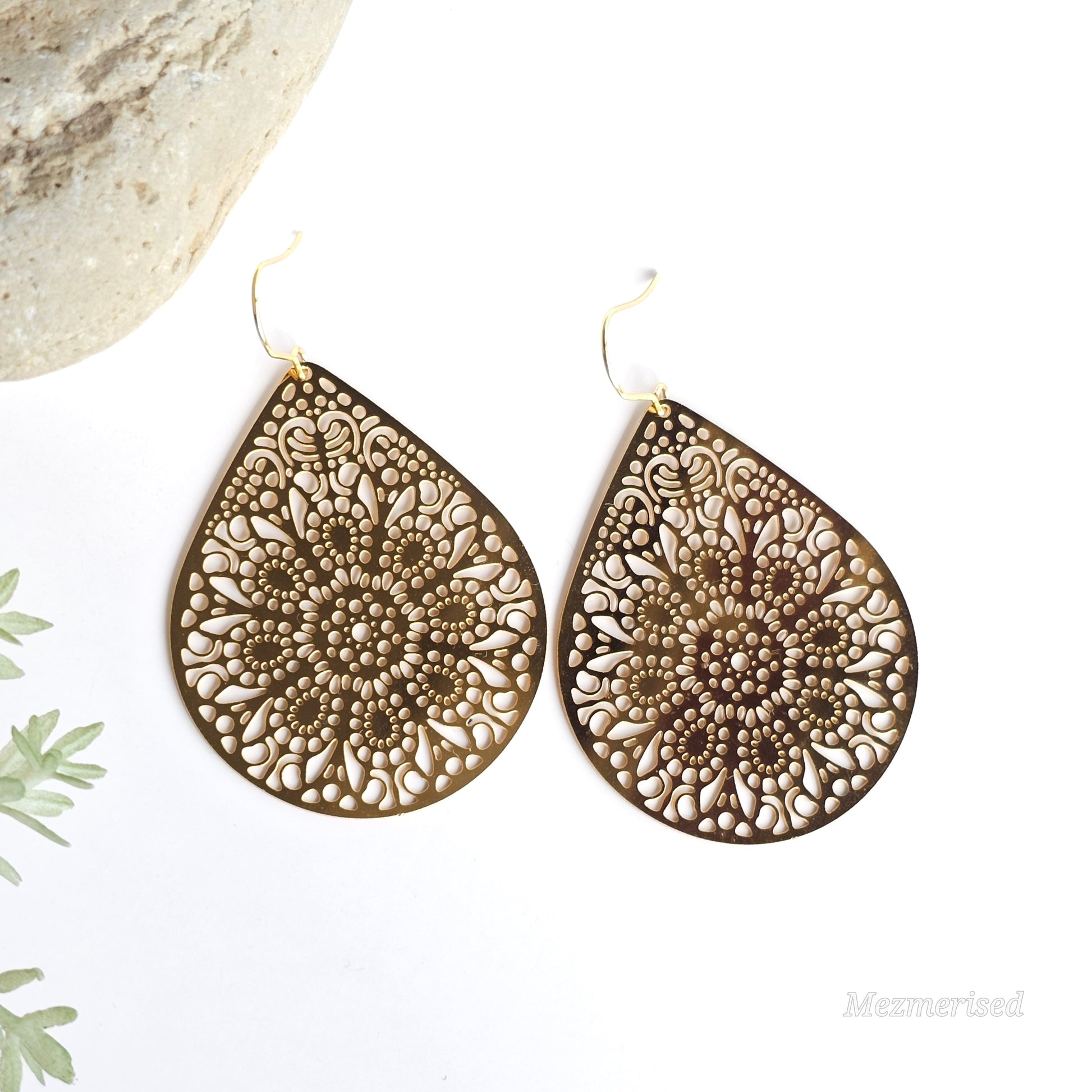 Gold droplet earrings