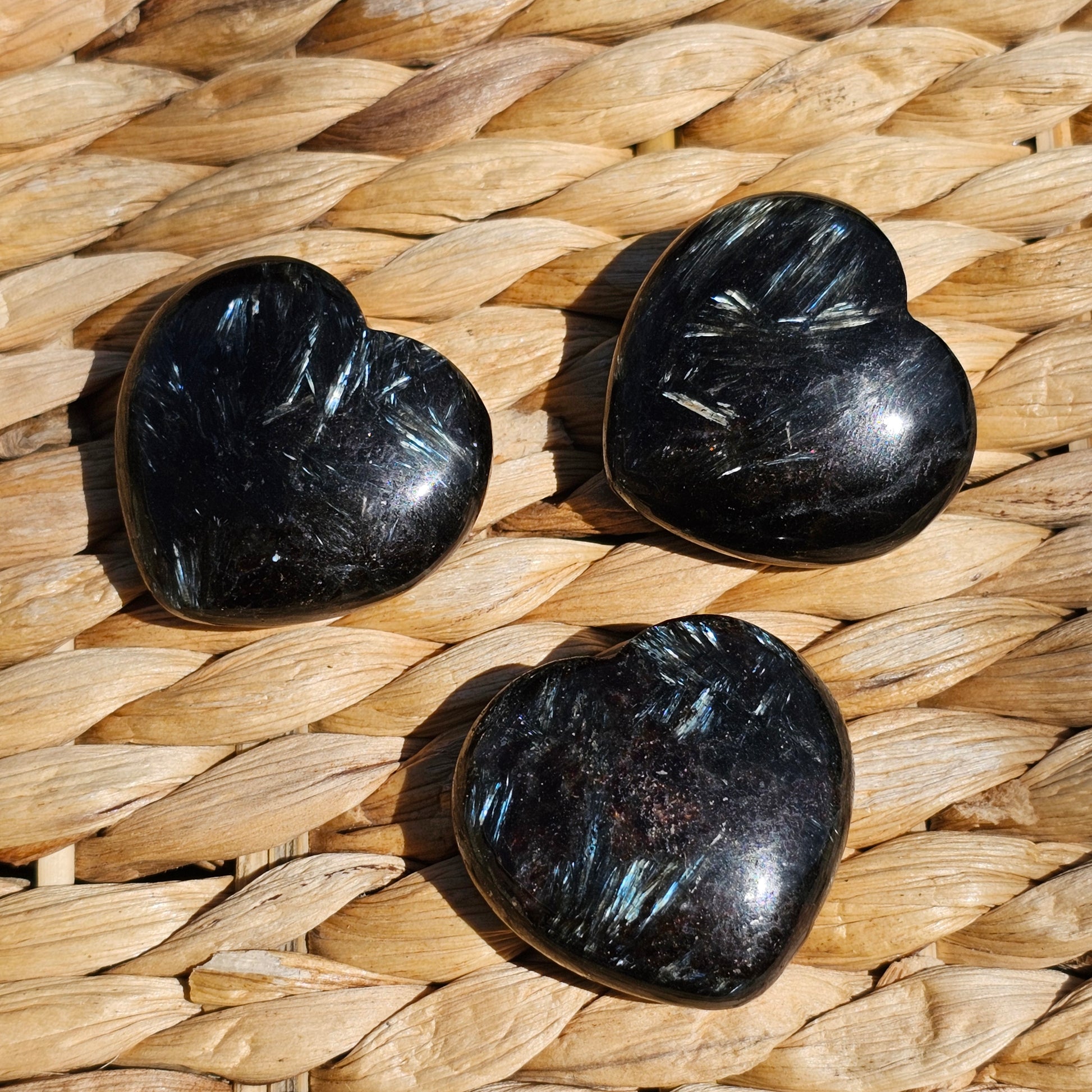 Garnet & Arfvedsonite Hearts