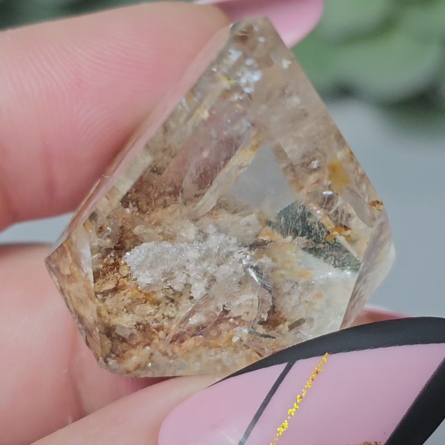 High Quality Garden Quartz Freeform With Imprint (GE)