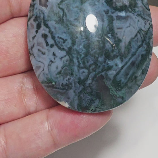 Artistically balanced Moss Agate and Chalcedony palm stone from Indonesia