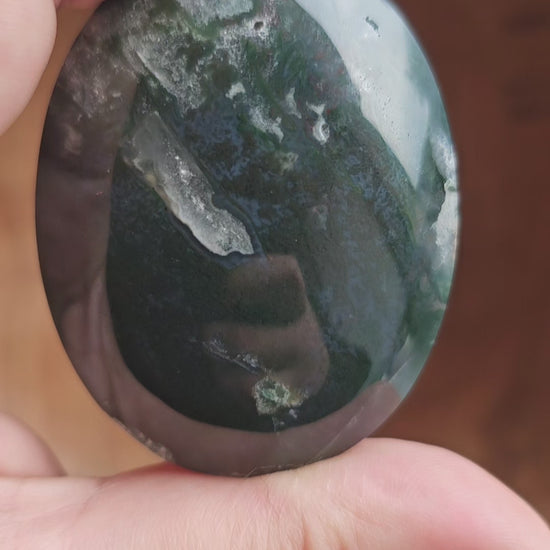 Beautiful quality Moss Agate palm stone from Indonesia