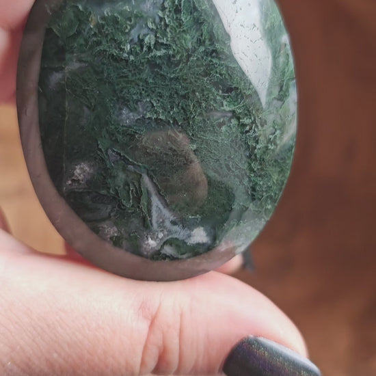 Beautiful quality Moss Agate palm stone from Indonesia